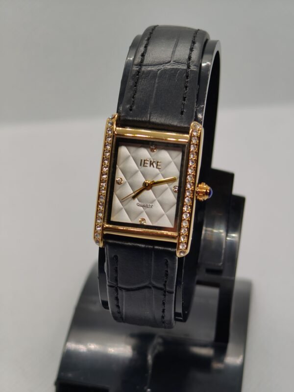 IEKE 88110 CUIR NOIR FOND BLANC